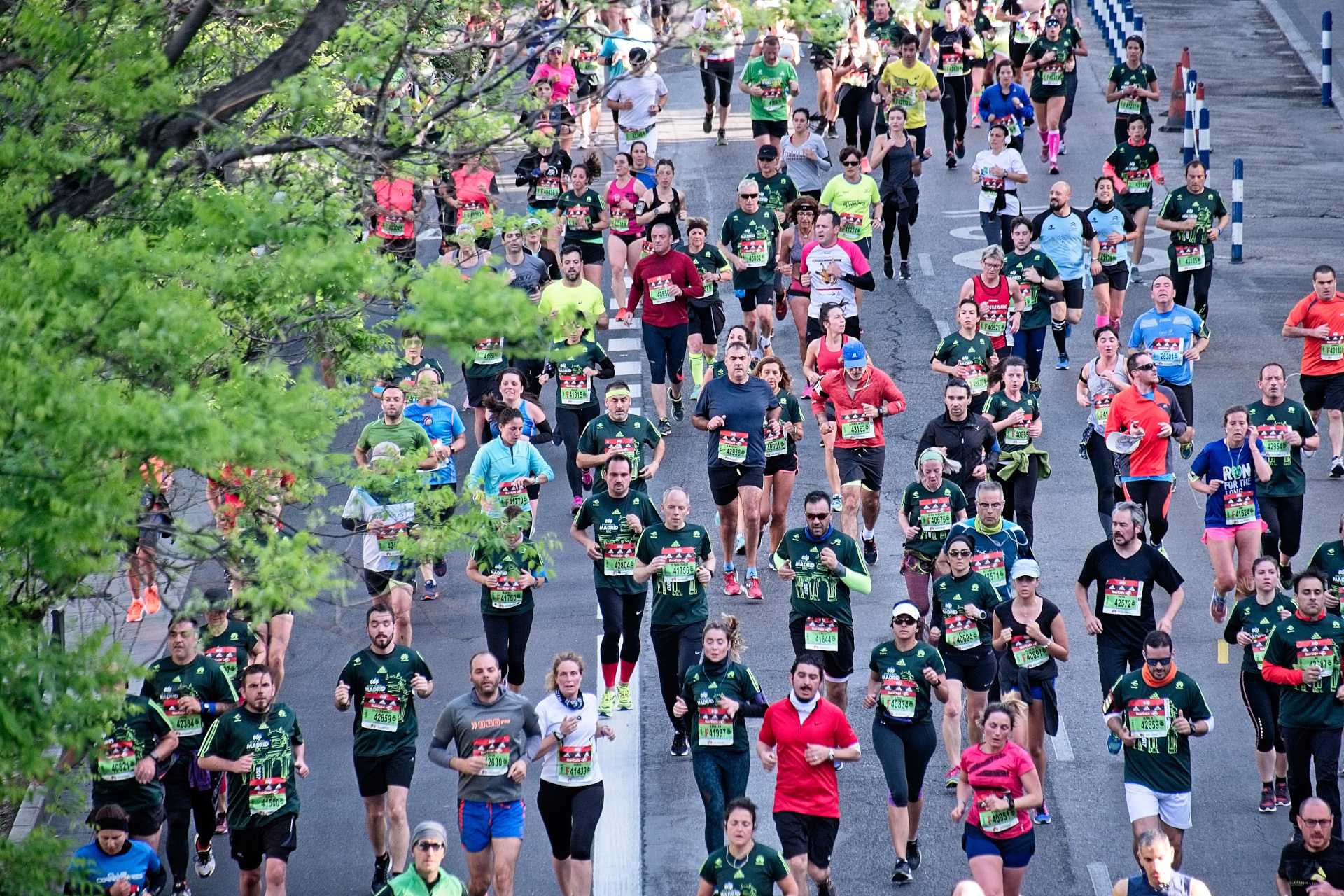 People running in race