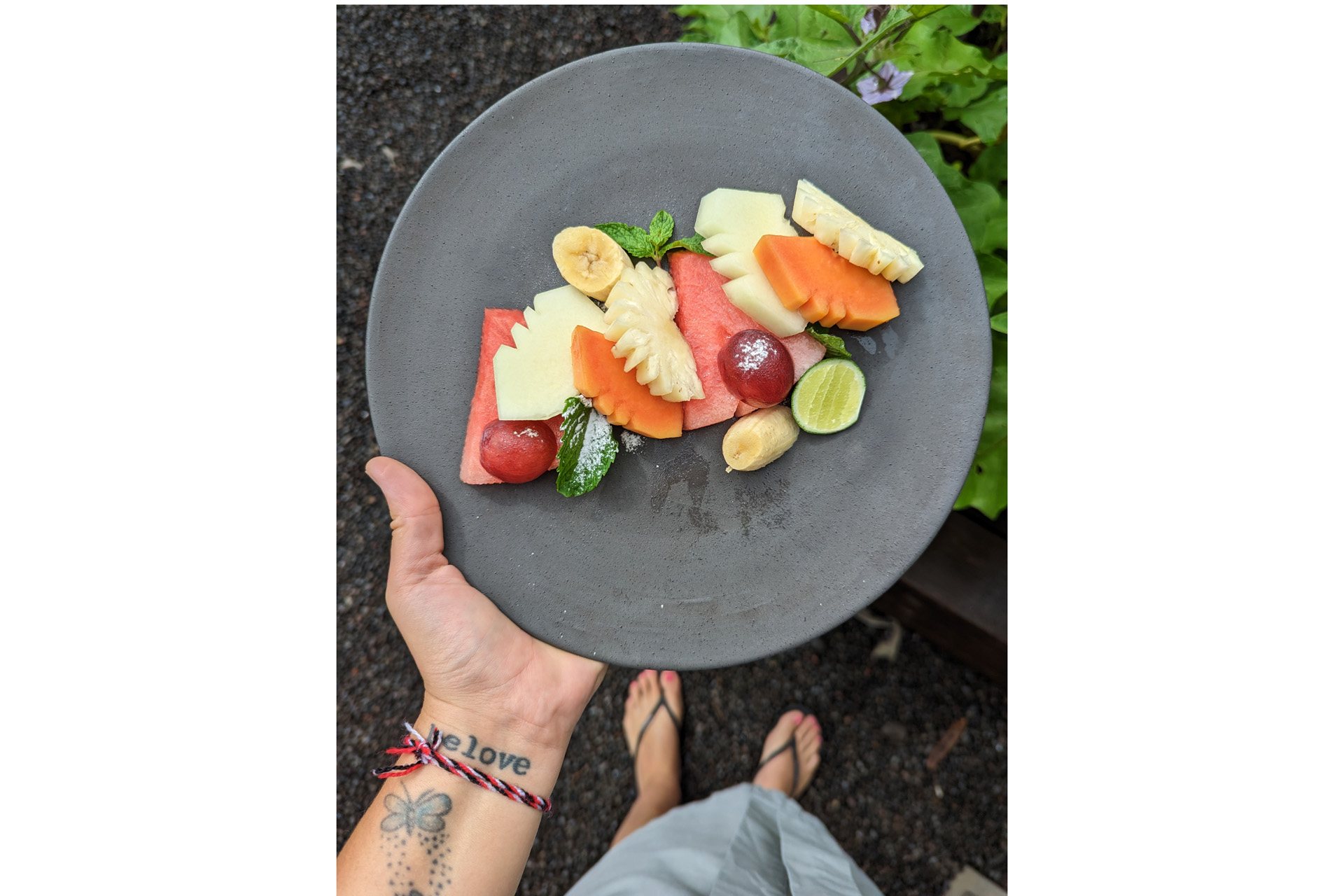 A plate of fruit