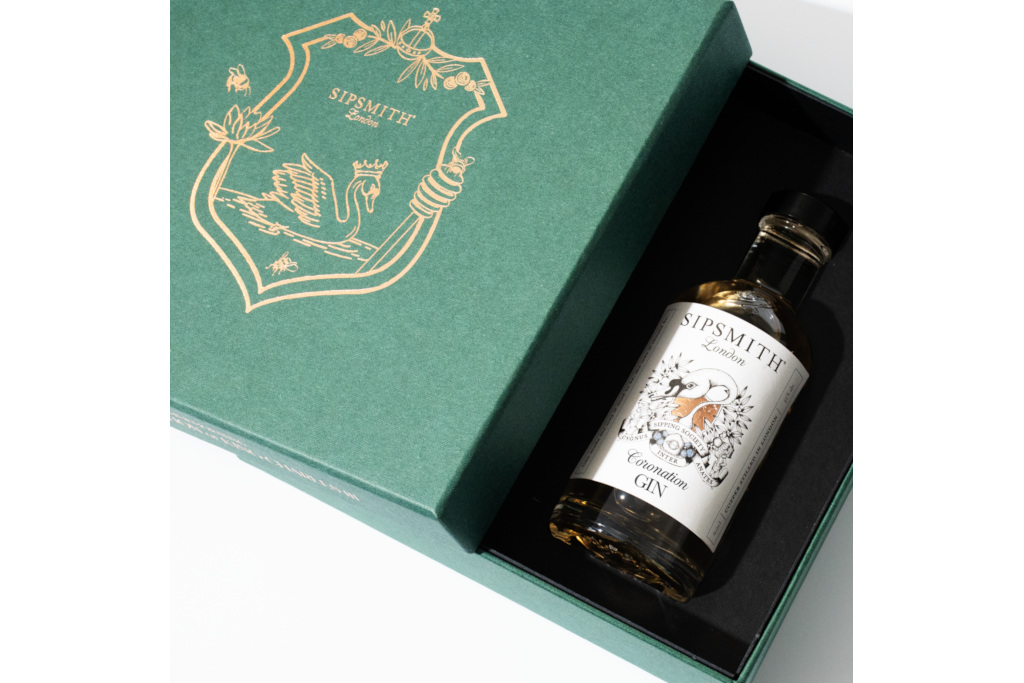 Green box with small bottle of gin