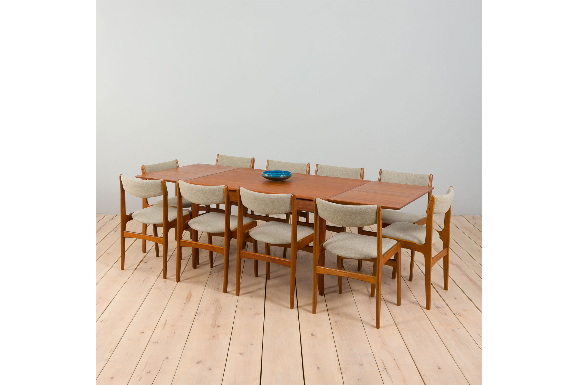 Dining Table Vinterior