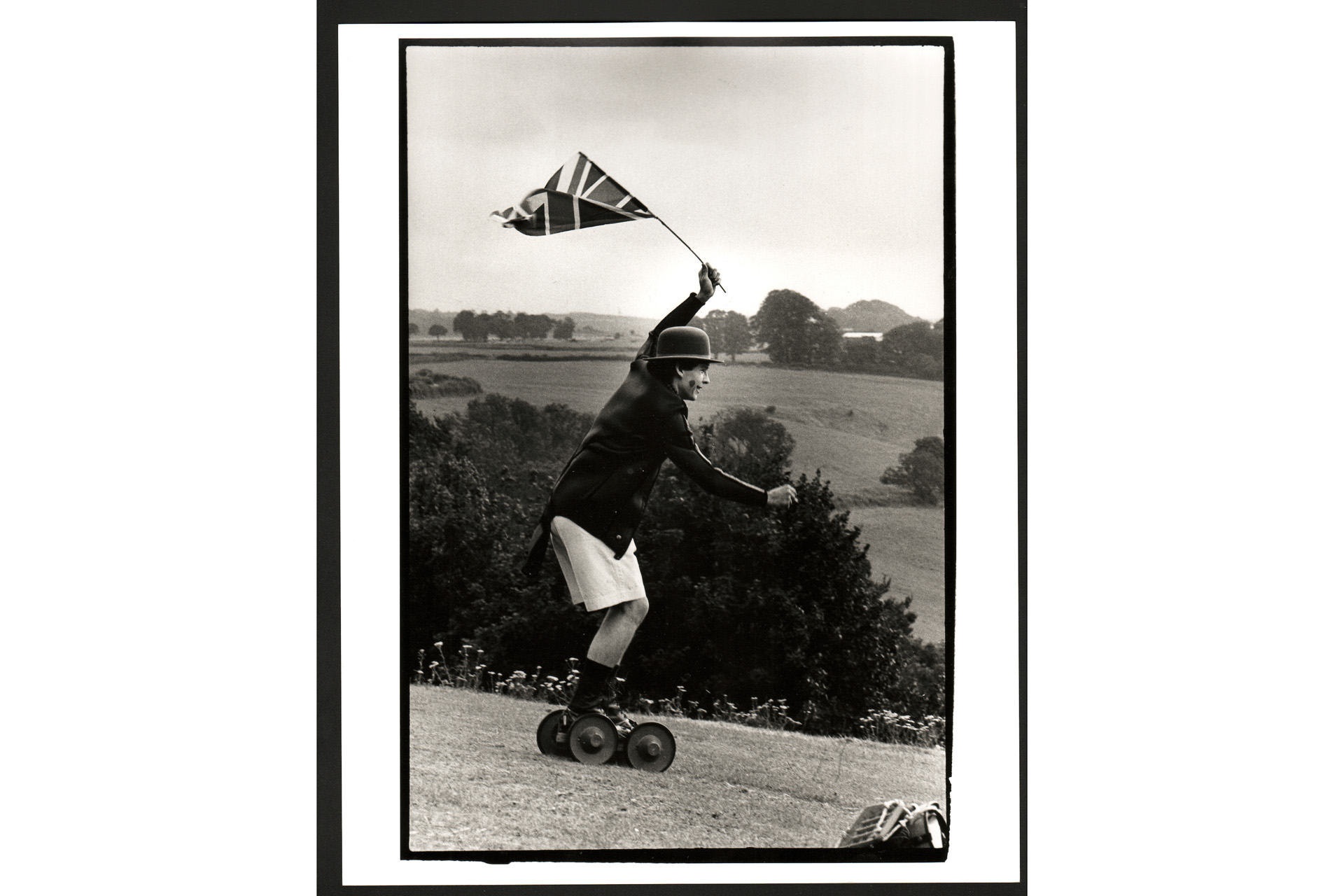 Crispin Balfour, Dangerous Sports Club tea party, Dutch Ambassador House. Gloucestershire. 1981 FROM: OXFORD THE LAST HURRAH PUBLISHED BY ACC ARTPRESS © DAFYDD JONES