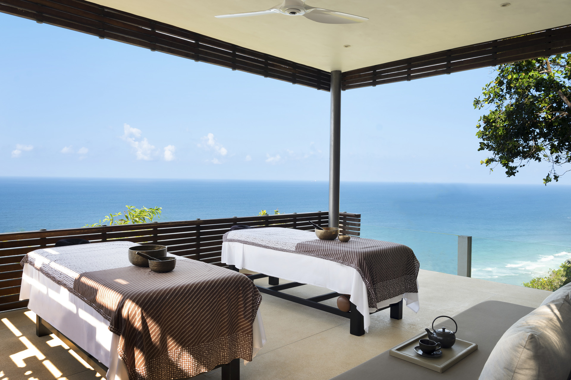 Cliff Edge Spa Cabana