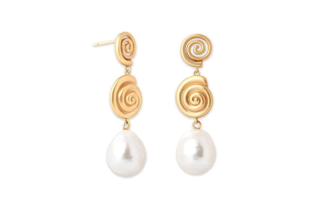 Pearl drop earrings