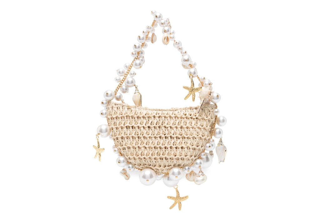 Woven bag with shells