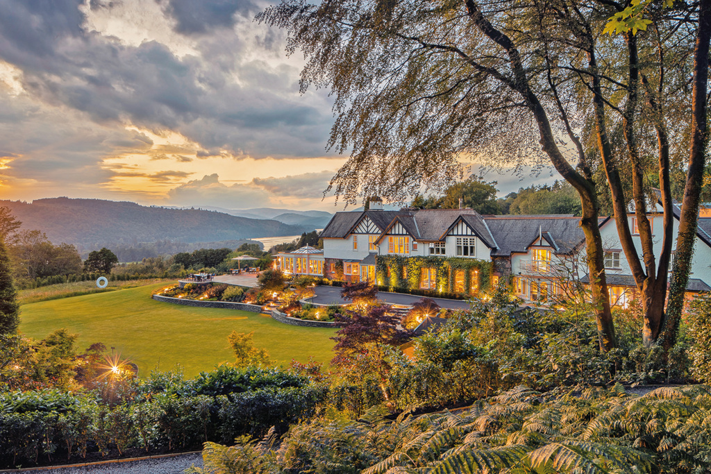 Countryside hotel set on fields