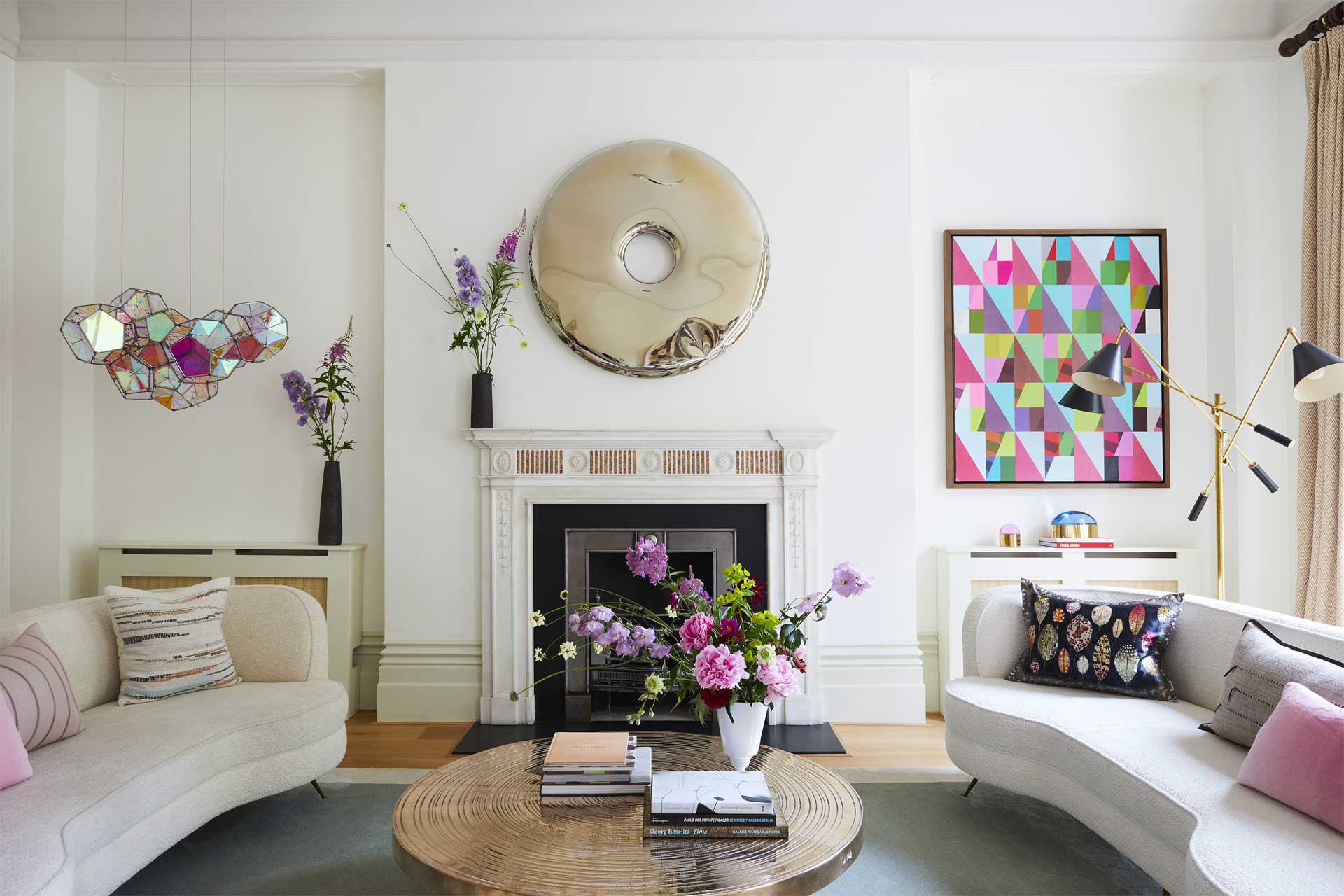 Living room, clean white curved shapes, Miriam Frowein's home