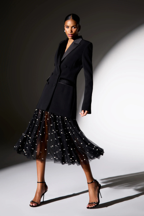 Woman in black blazer and skirt | what to wear to glyndebourne