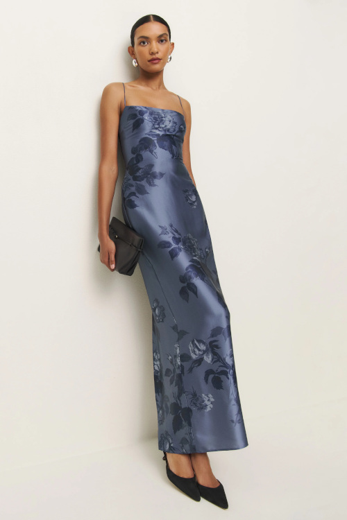 Woman in blue dress | what to wear to glyndebourne