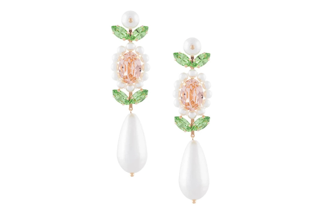 Floral pearl earrings