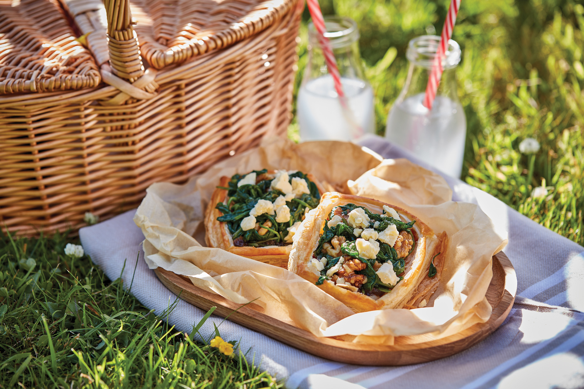 Tartlet of Yorkshire wenslydale and apple chutney