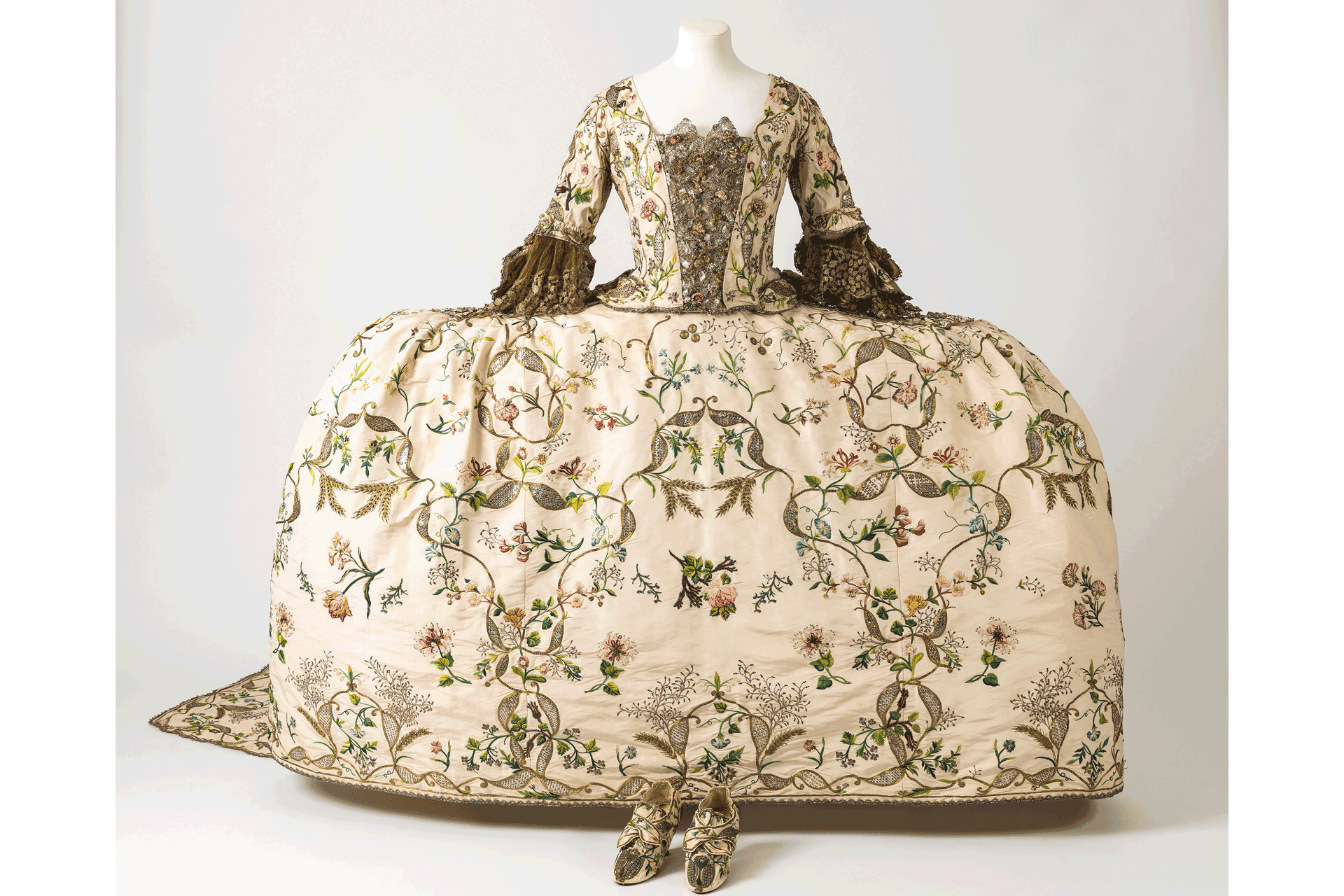 Court dress recorded as having been worn at court in the 1760s.