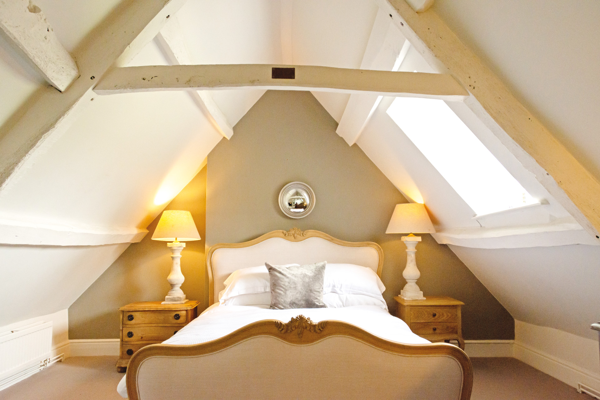 Bedroom in The New Inn