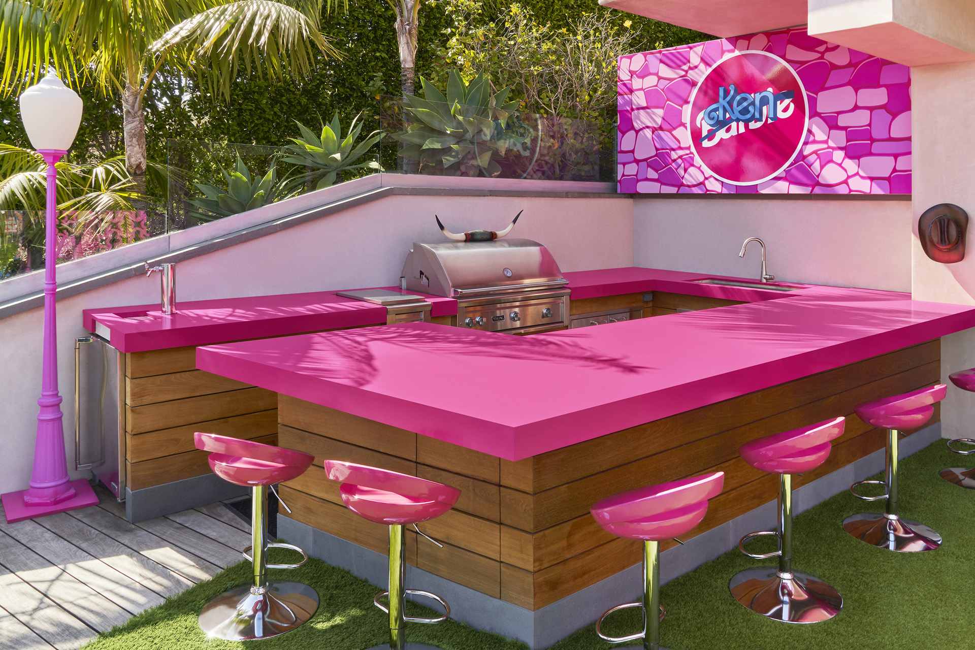 Pink bar and grilling area