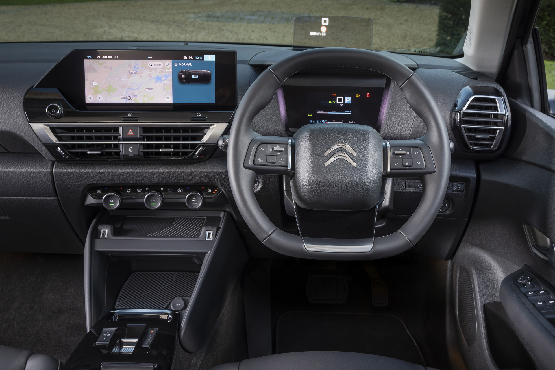 Citroen e-C4X steering wheel