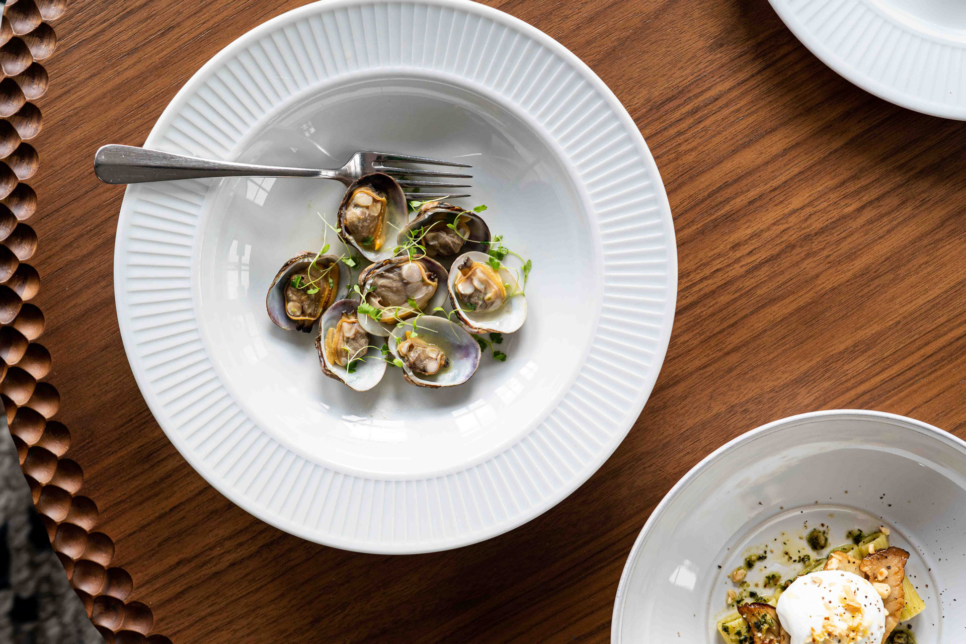 A plate of oysters