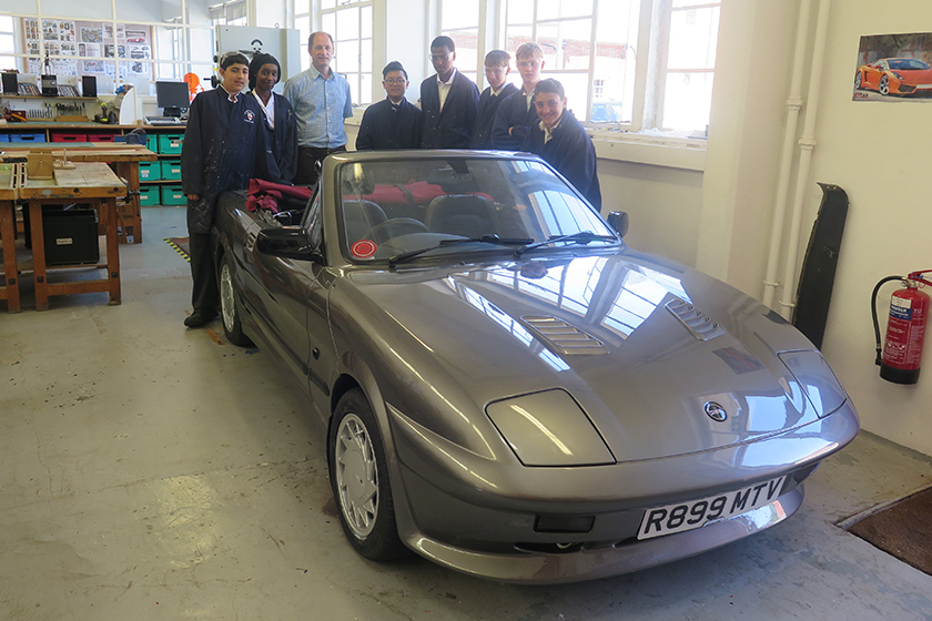 School Pupils and Staff Create Electric Car