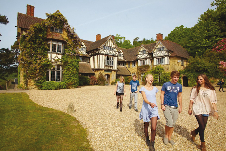 The Sixth-Form Debate: Why You Should Change School After GCSEs