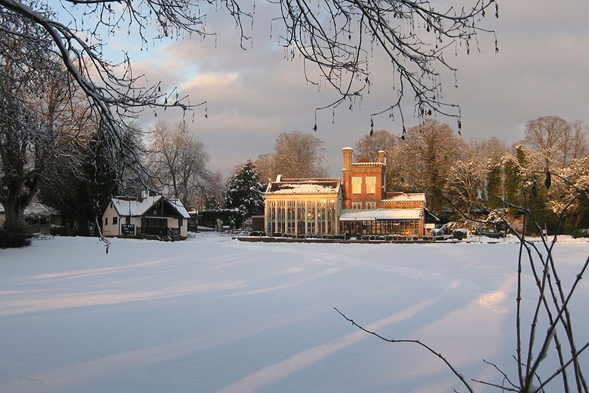 Hoe Bridge School