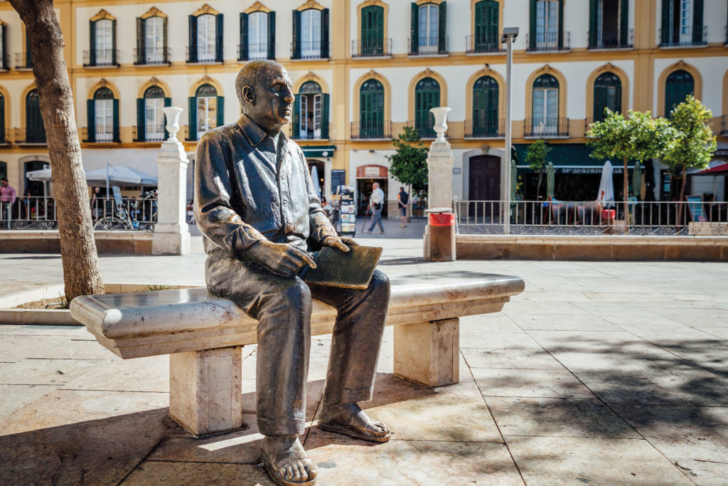 Bronze statue of Pablo Picasso in Malaga 