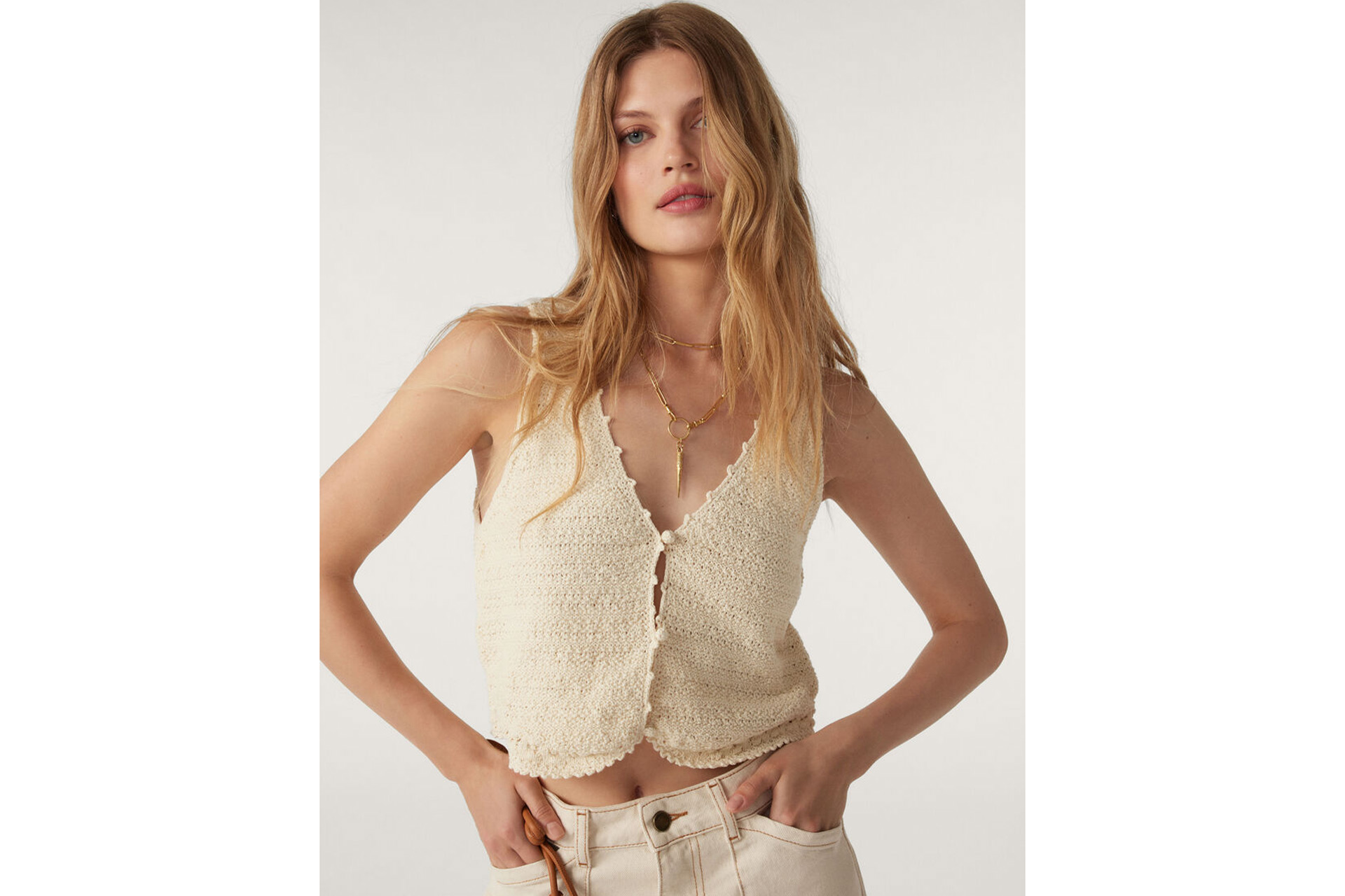 Beige cotton yarn sleeveless cardigan