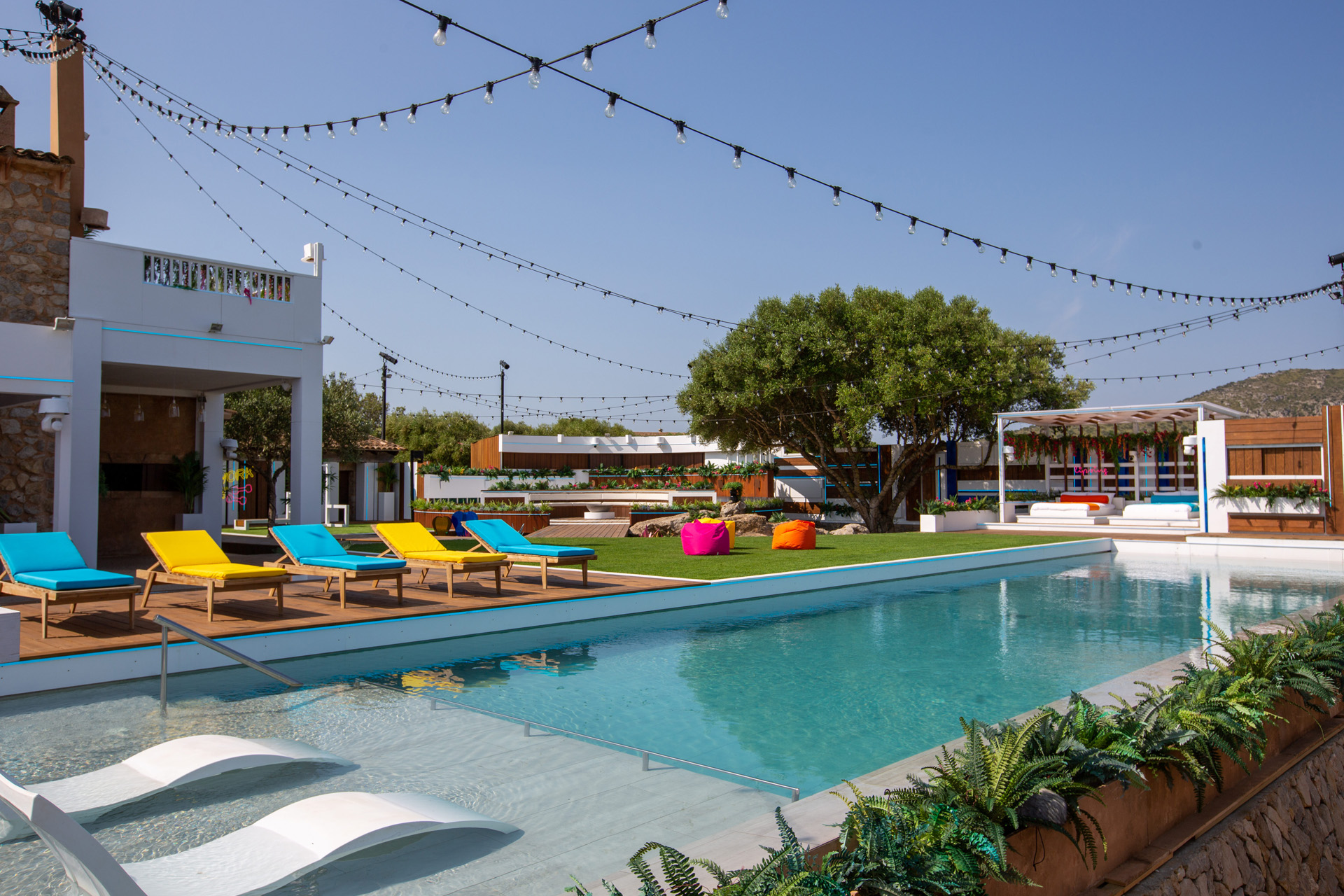 The villa's swimming pool