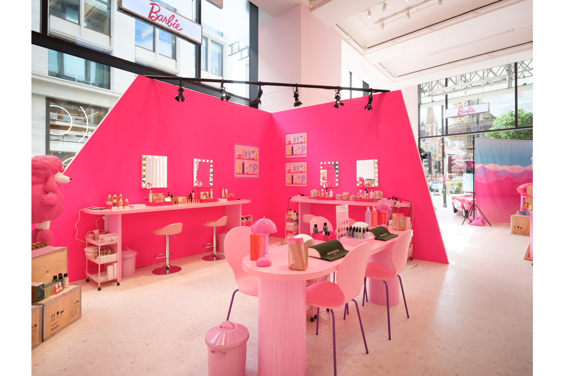 Pink salon