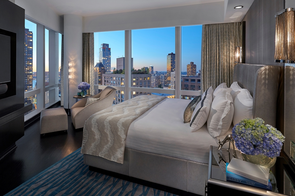 Hudson River View Suite Bedroom