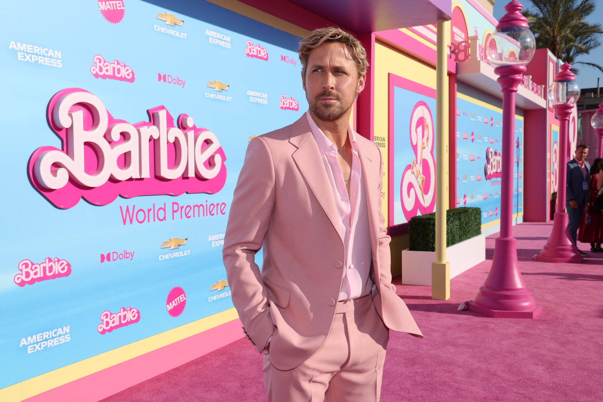 Ryan Gosling in pink suit