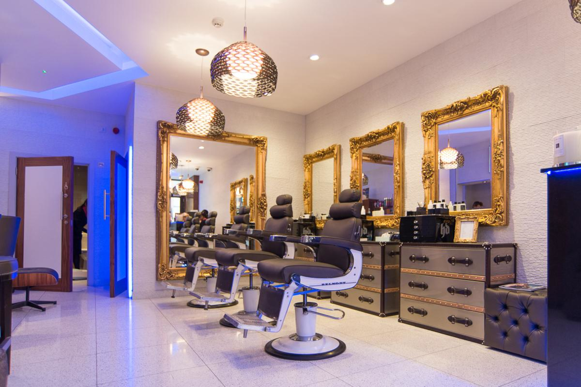 Salon interior