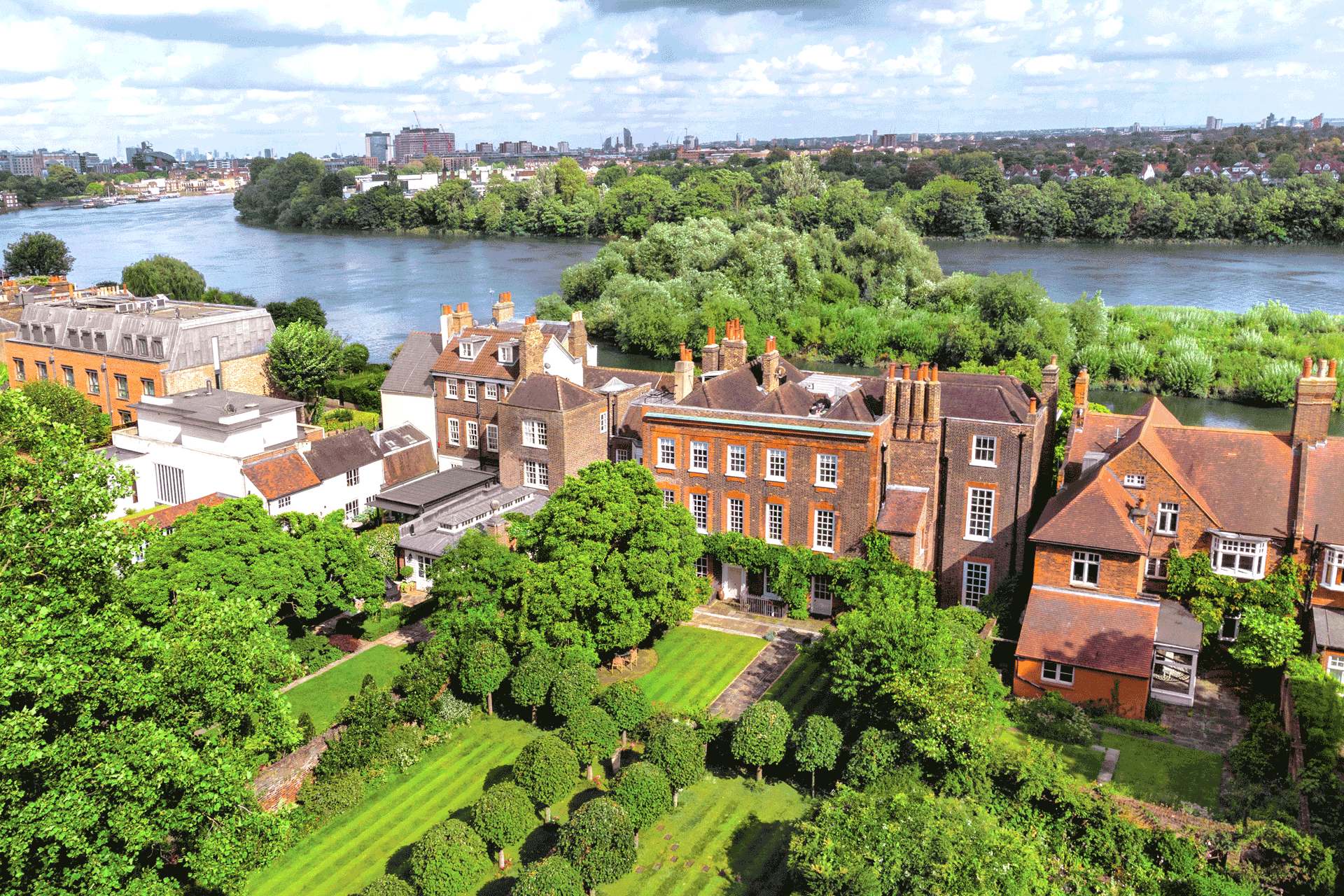 Aerial view of Georgian mansion in Chiswick