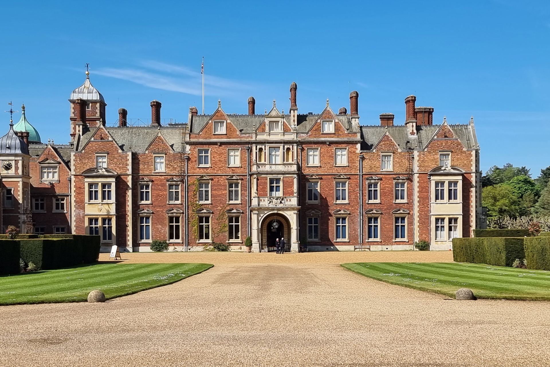A Pop-Up Gin Bar Has Launched At Sandringham