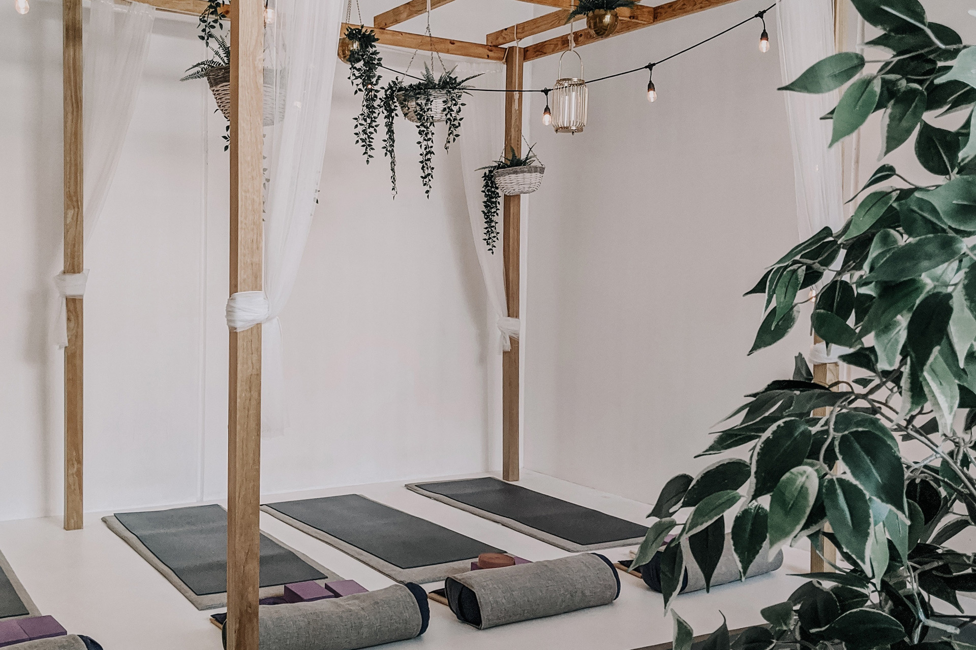 What Is A Mind Gym? Everything You Need To Know About The Latest Wellness Trend