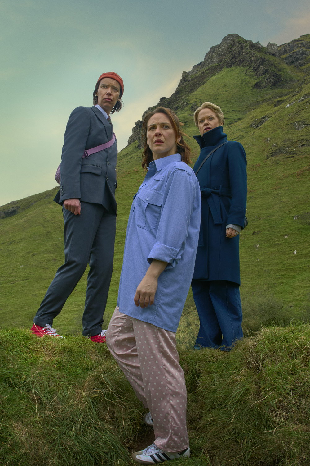 Caoilfhionn Dunne as Dara Friel, Roisin Gallagher as Saoirse Shaw, Sinead Keenan as Robyn Winters in How To Get To Heaven From Belfast