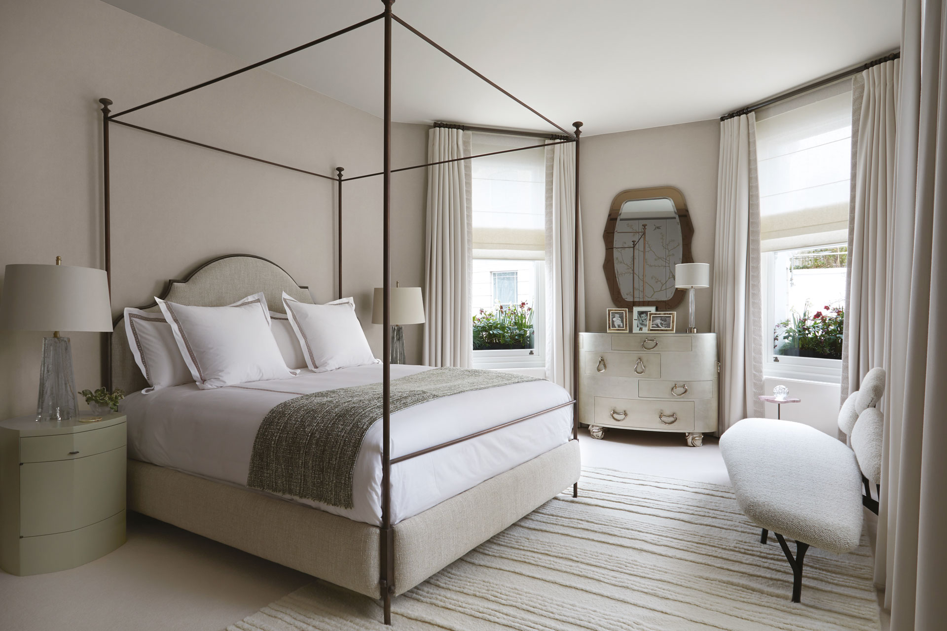 Todhunter Earle, bedroom - London house, done up by interior designers