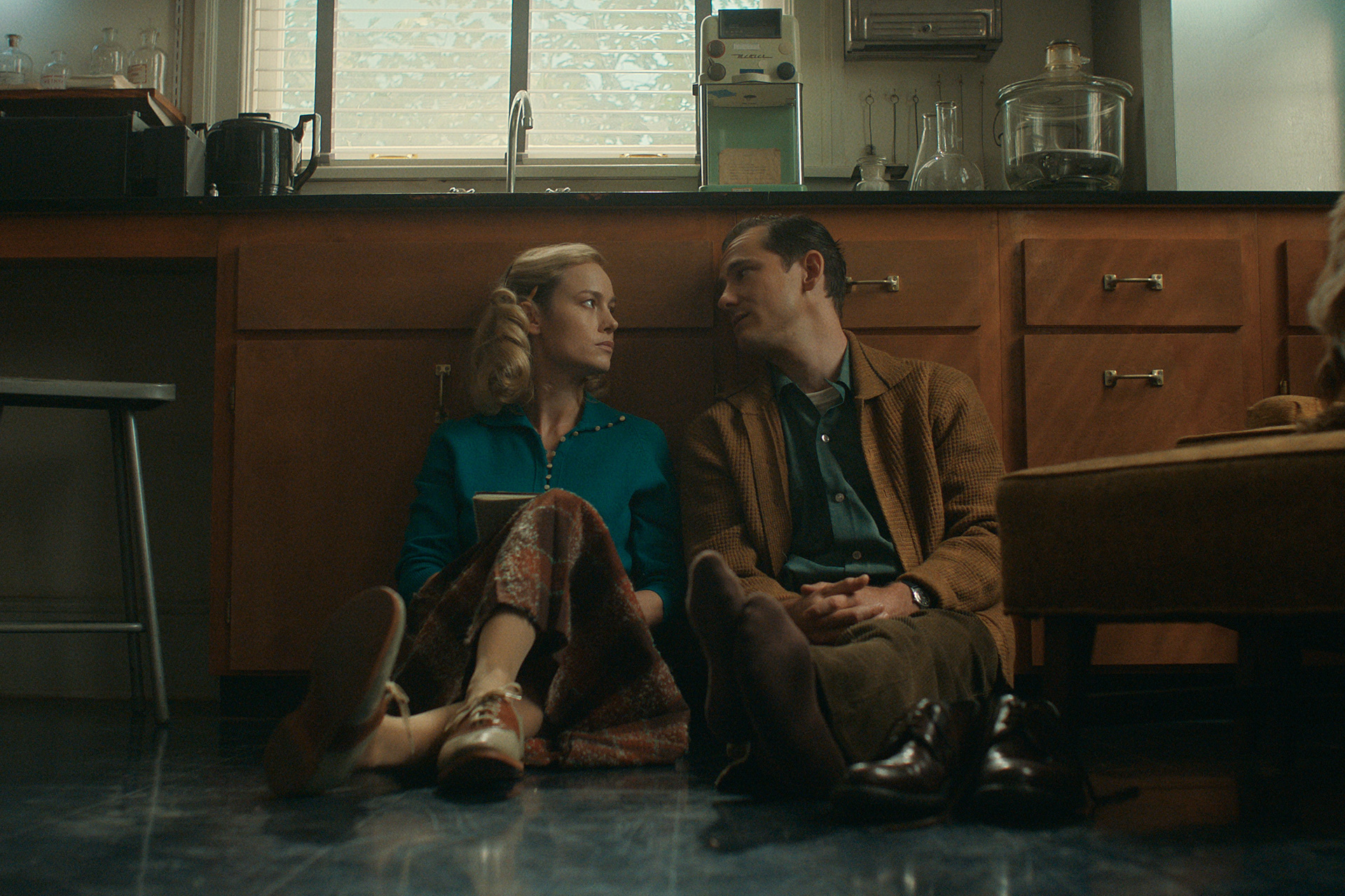 Brie Larson and Lewis Pullman in Lessons In Chemistry