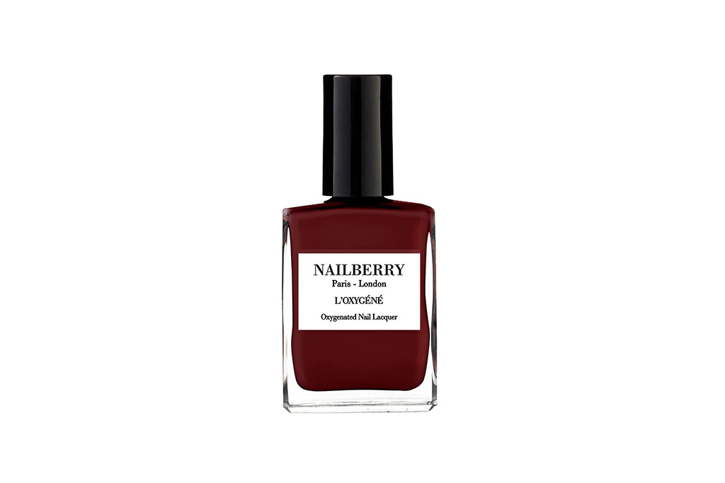 Red nail varnish