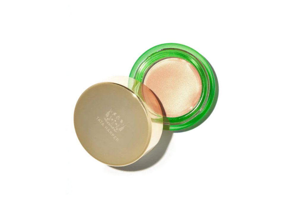Shiny blush in green compact