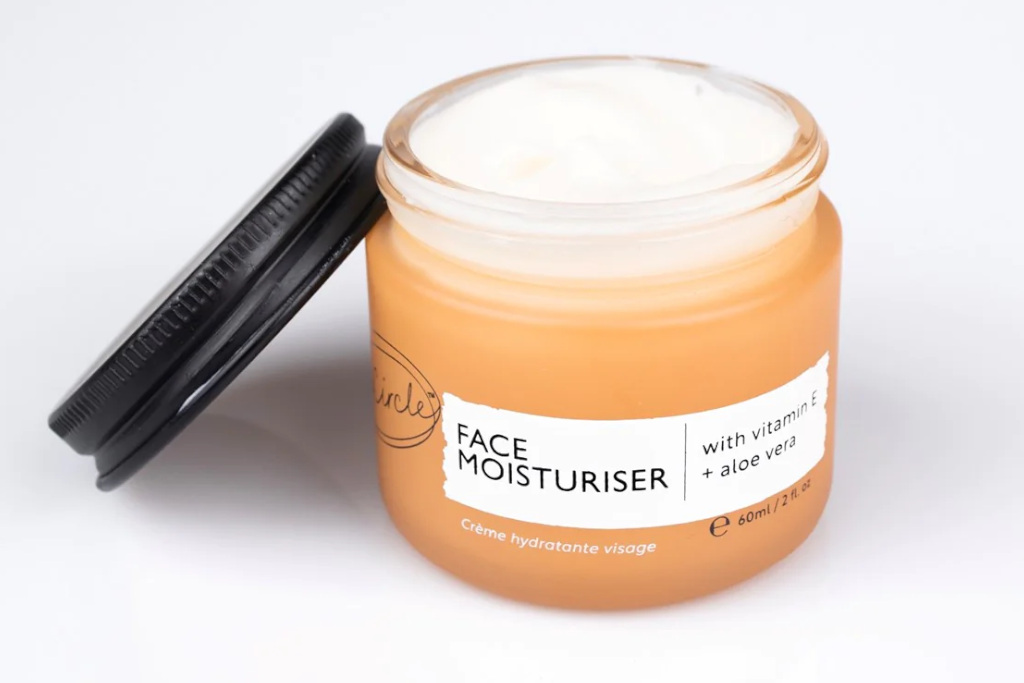 Orange tub with black lid