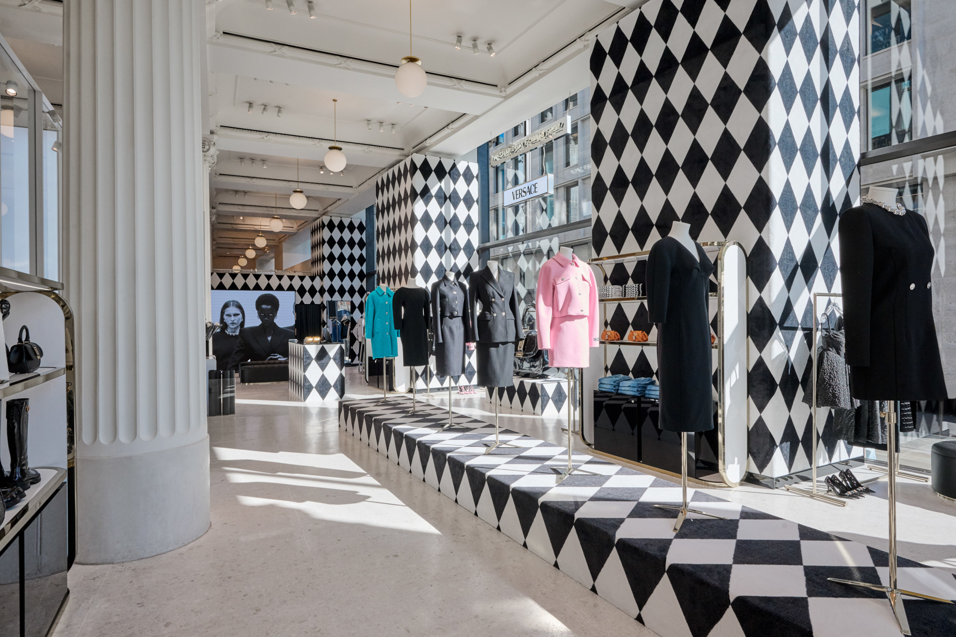opens pop-up fashion shop in central London