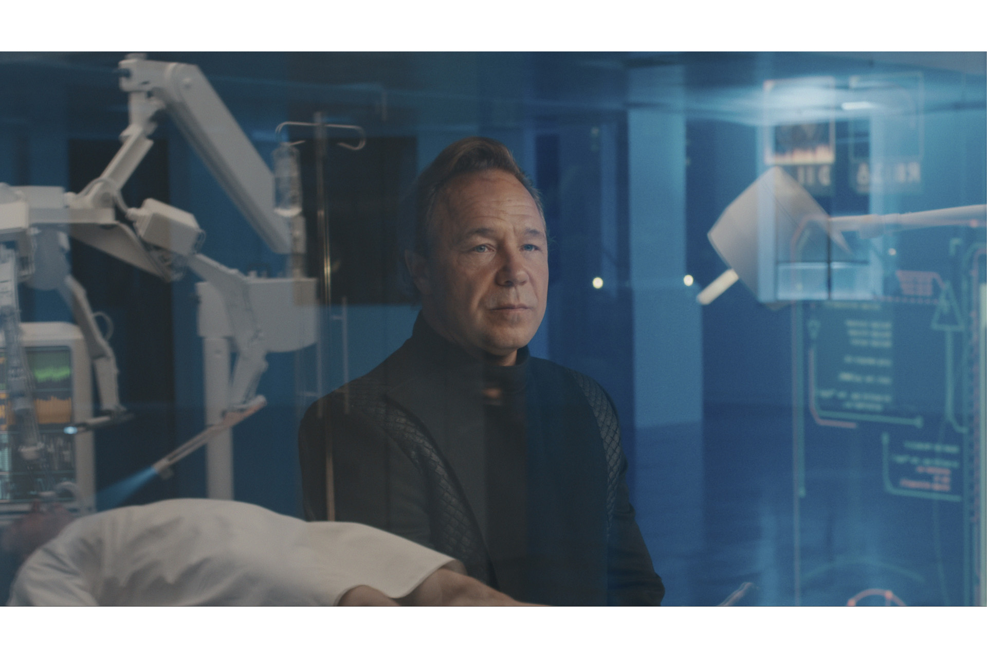 Stephen Graham as Elias Mannix in Bodies