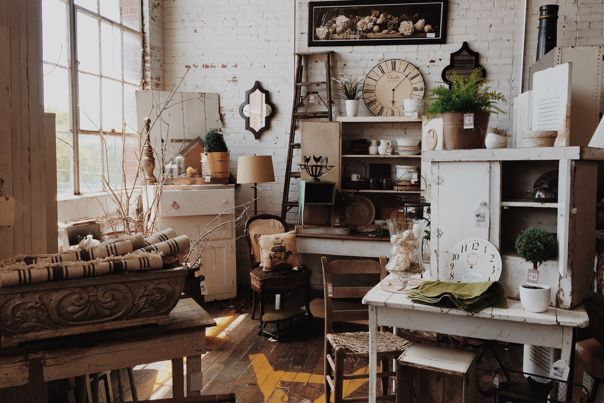 The Best Places to Buy Antiques and Vintage Homeware Online