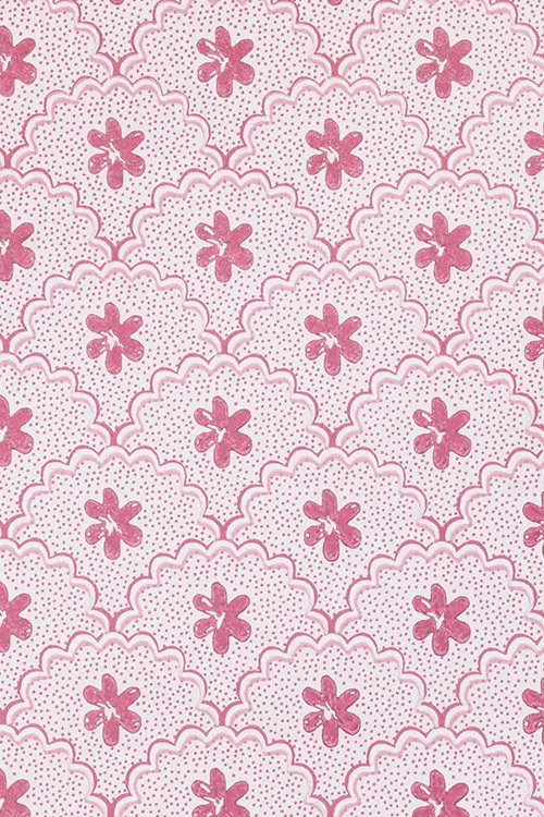 Pink scallop wallpaper