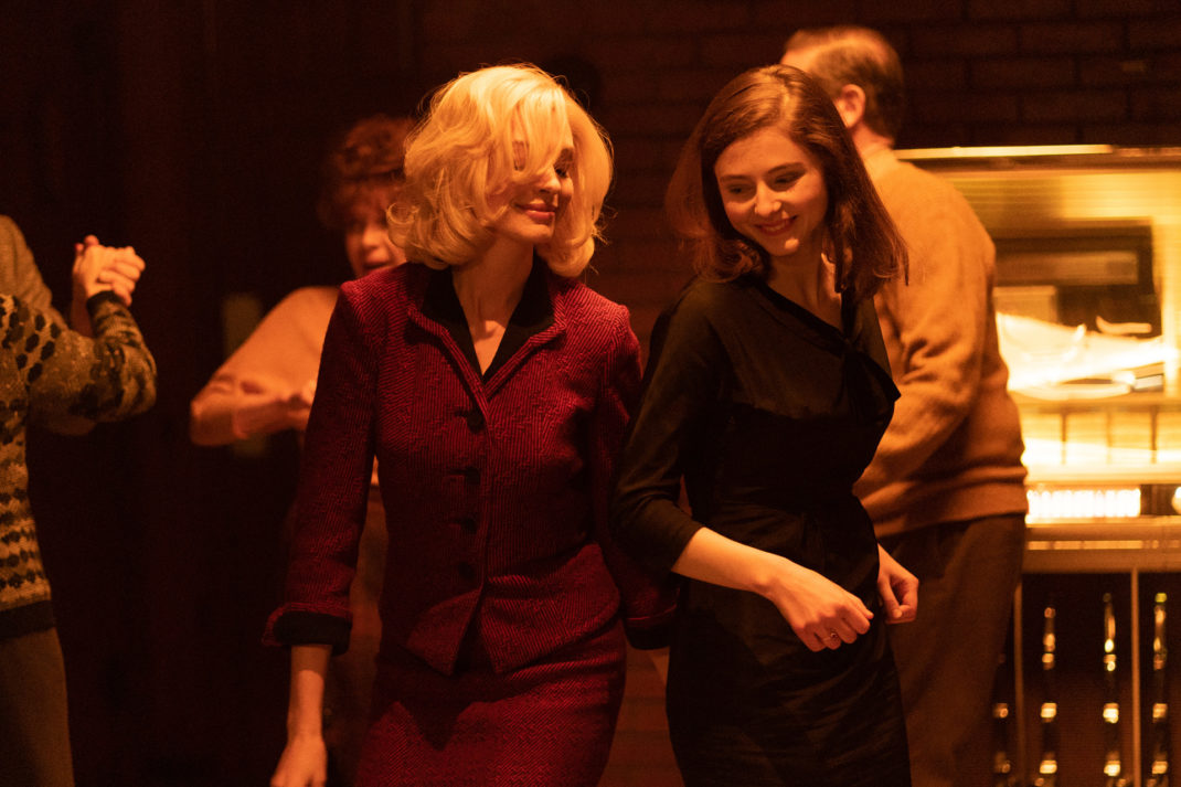 Anne Hathaway and Thomasin McKenzie in new film Eileen