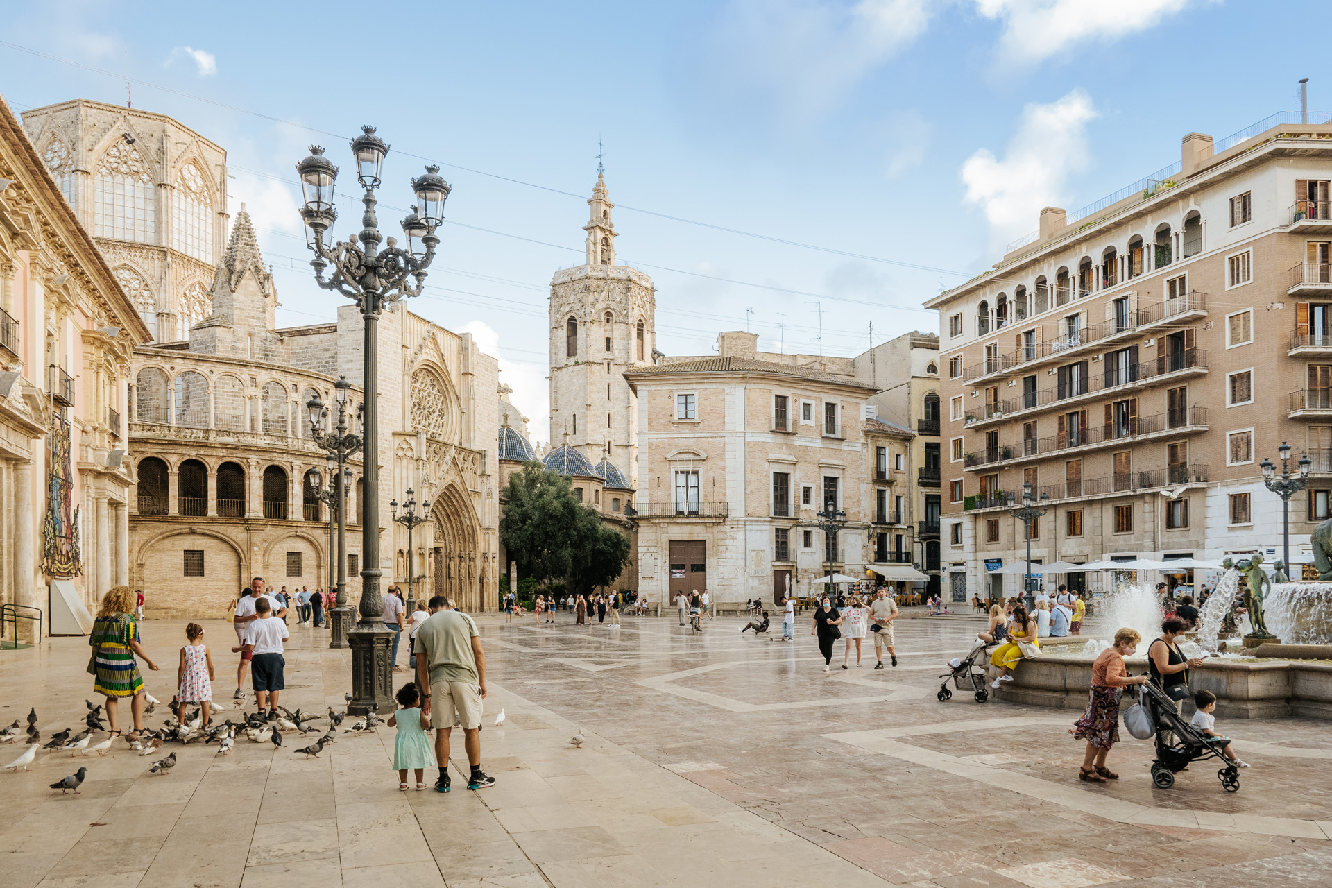 Valencia's Plaza de la Virgen