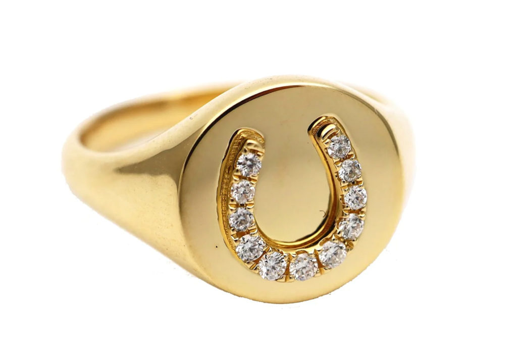 Horse shoe ring