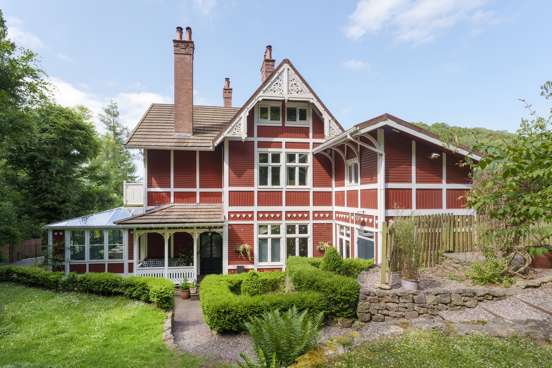 Sex Education: Step Inside Jean & Otis House – And Put Down An Offer?