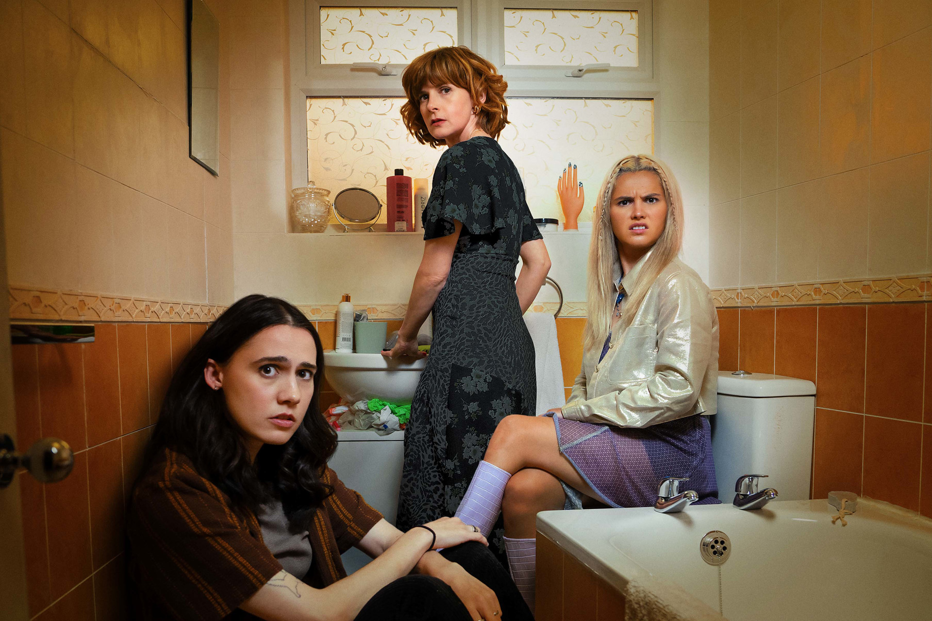 Josie (KAT SADLER), Deb (LOUISE BREALEY), Billie (LIZZIE DAVIDSON) in Such Brave Girls