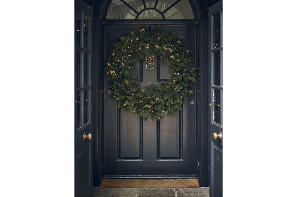 Atkin and Thyme - Outdoor LED Fir Wreath