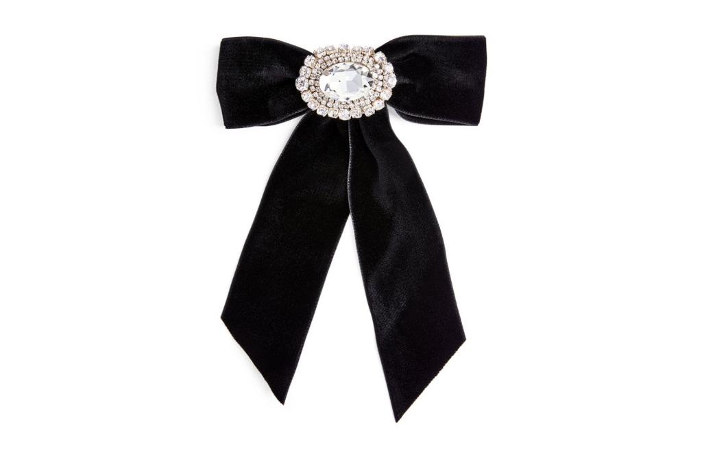 Black velvet bow