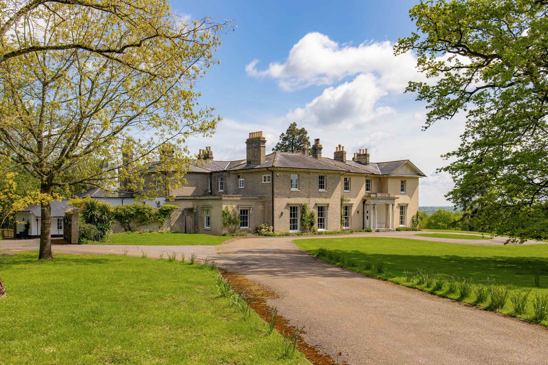 Country house with a gravel drive